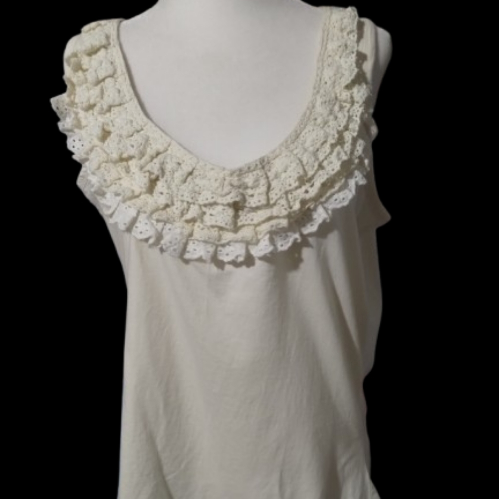 NWOT Ashley B  International Cream Ruffle Tank Top XL